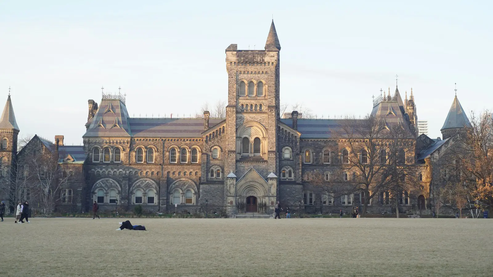トロント大学の歴史ある校舎